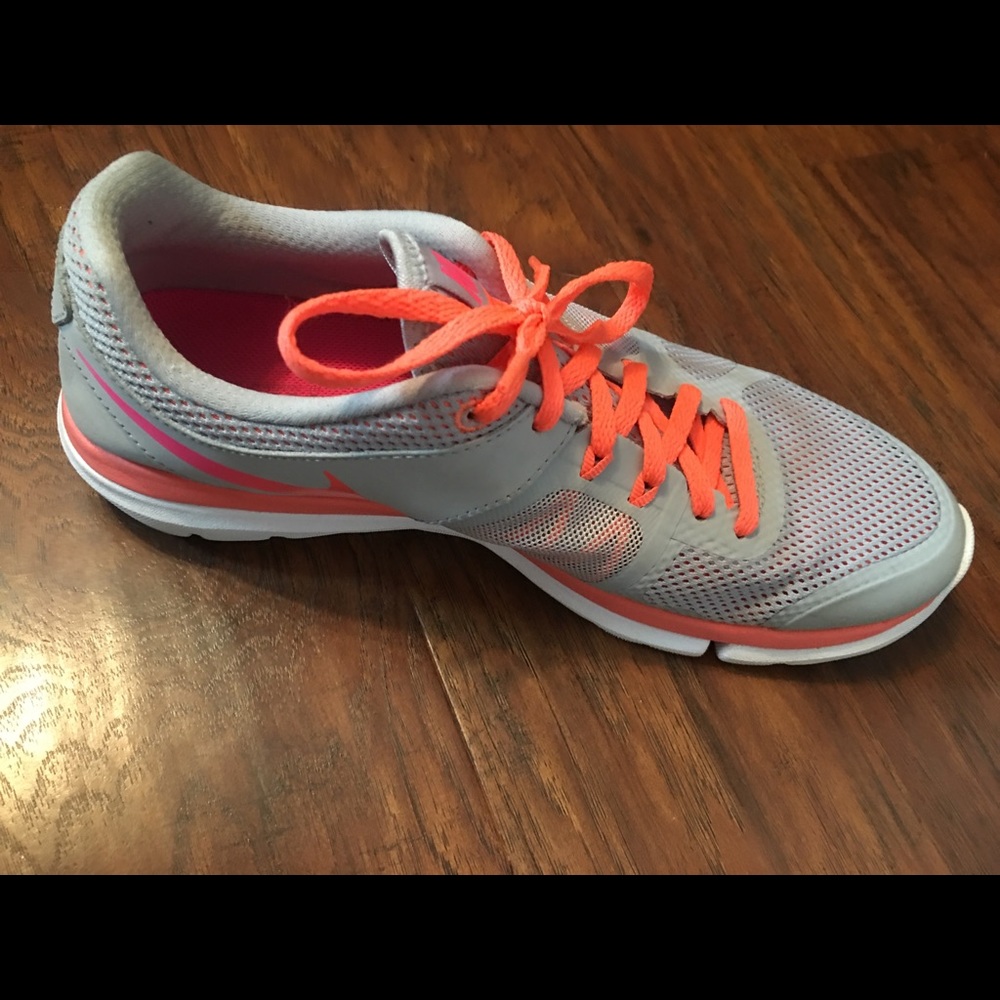 NIKE RUNNING SHOES - Picture 3 of 3